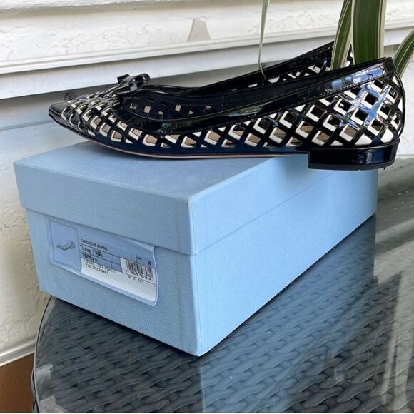 Prada - Picture 3 of 11